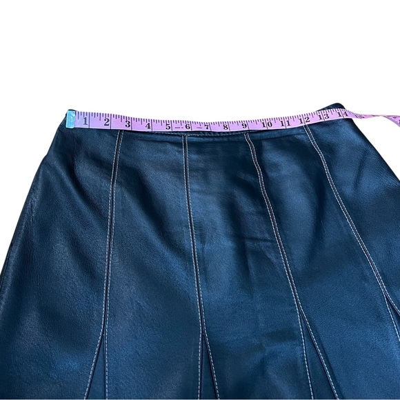 VINTAGE METROSTYLE Black Leather Flared Gored
A-line Fully Lined Goth Skirt 10 - Picture 4 of 12